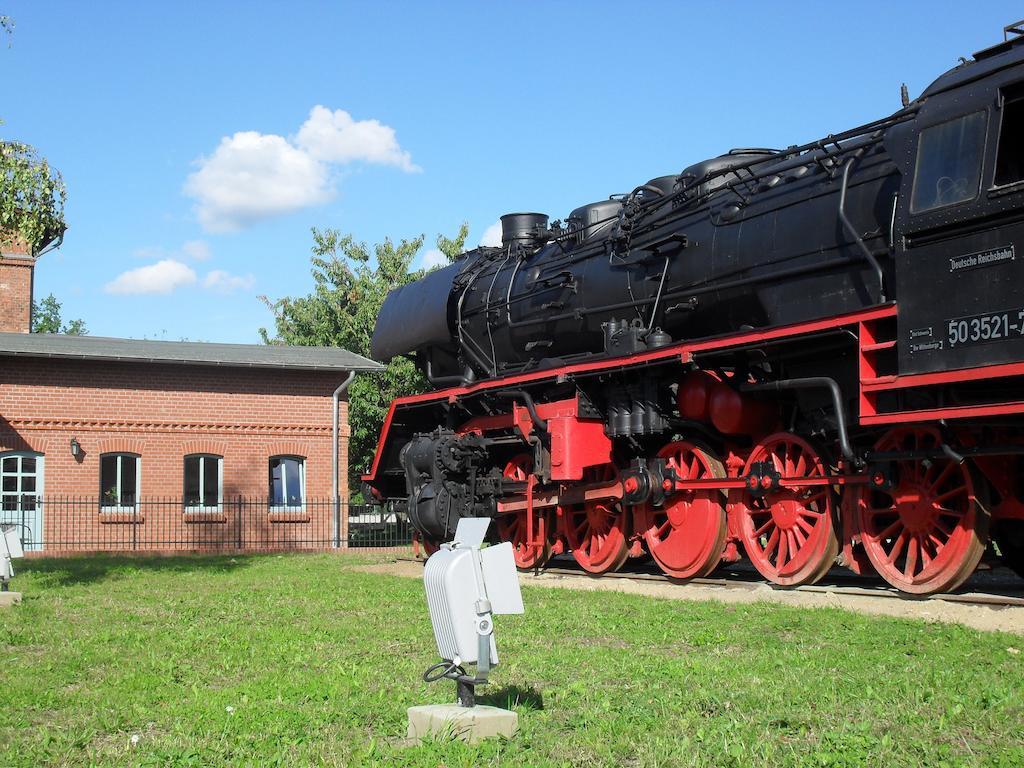 Eisenbahnromantik Hotel Meyenburg  Eksteriør billede